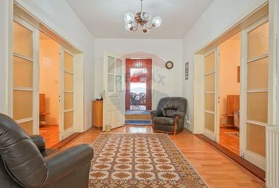 Vilă cu farmec istoric în Bușteni, pensiune sau locuință de vacanță! - 25