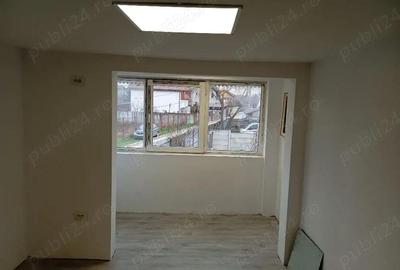 Casă cu 3 camere cu Teren 400 Mp în Central - 1