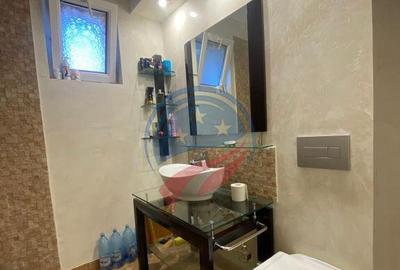 Casă cu 5 camere cu Teren 380 Mp în Central - 3