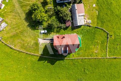 Casă individuală cu 7 camere cu Garaj în Fundata - 10