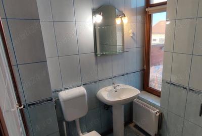 Casă cu 4 camere cu Teren 268 Mp în Central - 1