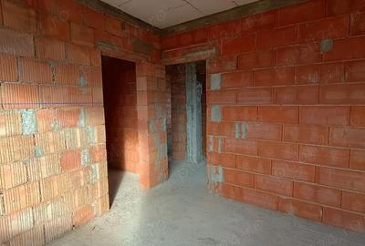 Casă cu Teren 470 Mp în Cihei - 1