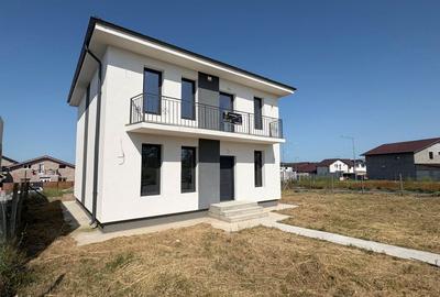 Casă individuală cu 4 camere în Valu lui Traian