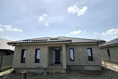 Casă cu 4 camere în Golești - 3