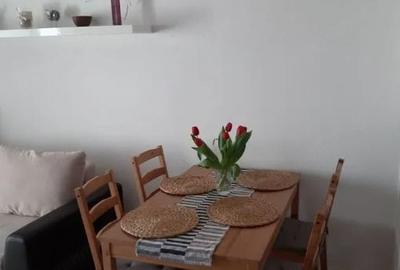 Garsonieră decomandată în Titan