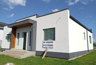 Casă cu 4 camere în Sânpetru - 1