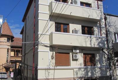 Apartament cu 3 camere semidecomandat în Calea Călărașilor - 1