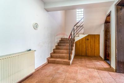 Casă cu 7 camere cu Teren 700 Mp în Grigorescu - 14