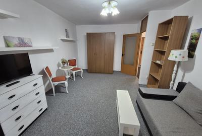 Garsonieră decomandată în Lacul Tei