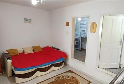 Casă individuală cu 4 camere cu Canalizare în Est - 8