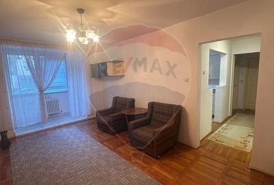 Apartament cu 3 camere de inchiriat in zona Rogerius - 2