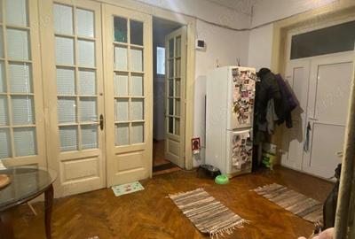 Apartament ultracentral Casa Alba 2 camere decomandat centrala termica Apartament ultracentral Casa Alba 2 camere decomandat centrala termica - 3