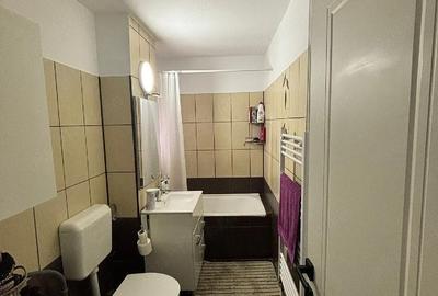 Apartament cu 5 camere decomandat în Central