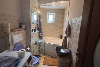 Apartament cu 3 camere decomandat în Micălaca - 2