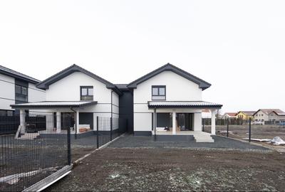 Duplex cu 4 camere cu Teren 325 Mp în Moșnița Veche - 2