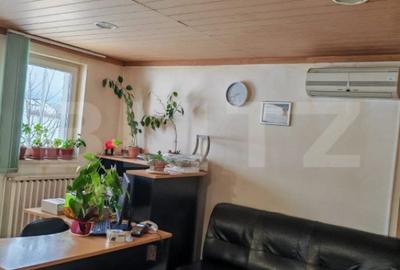 Spațiu comercial, de 1,700 mp, în Central - 14