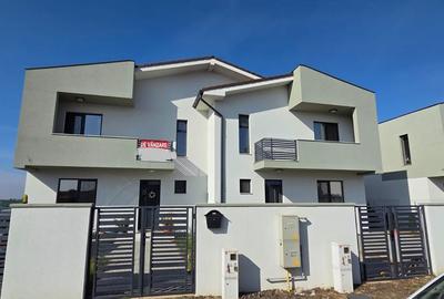 Casă cu 5 camere cu Teren 300 Mp în Giroc