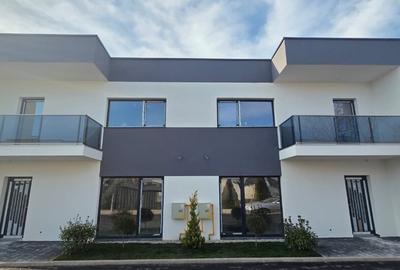 Casa duplex spa?ioasa, construc?ie noua, Flore?ti langa stadion - 11