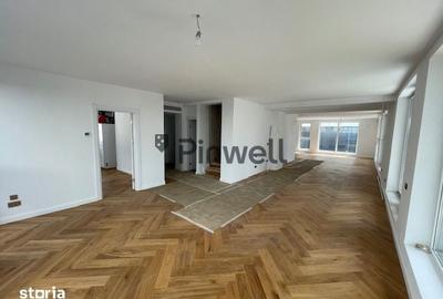 Casă cu 10 camere cu Teren 500 Mp în Central - 1