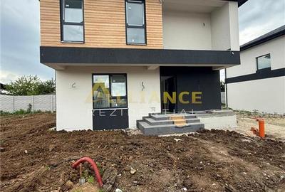 Casă individuală cu 4 camere cu Teren 320 Mp în Berceni