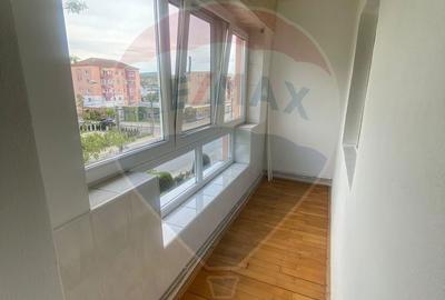 Apartament cu 3 camere decomandat în Central - 19