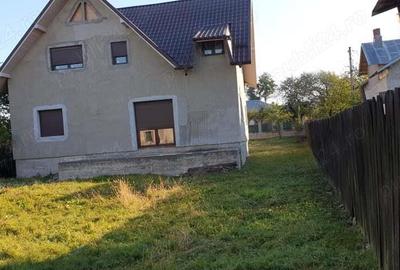 Casă cu 6 camere cu Teren 650 Mp în Lipănești - 2