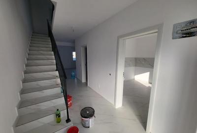 Duplex spatios cu 4 camere si mansarda cu placa de beton,gata de mutat - 3