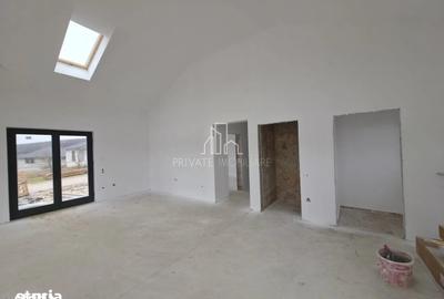 Casă cu 4 camere cu Teren 700 Mp în Livezeni - 2