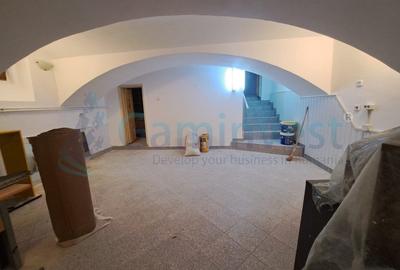 Spațiu comercial, de 45 mp, în Central - 2