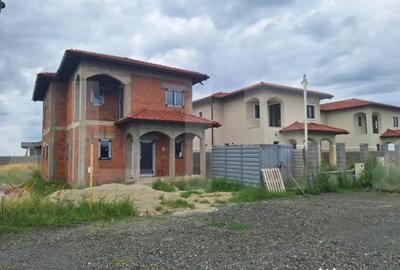 Casă cu 6 camere cu Teren 625 Mp în Moșnița Nouă