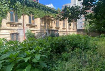 Casă individuală cu 8 camere cu Canalizare în Moșilor - 13