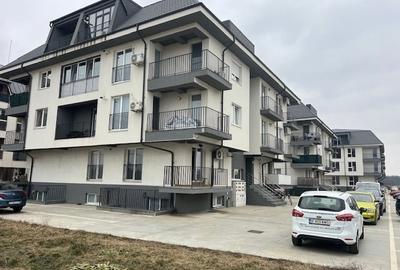 Apartament cu 2 camere semidecomandat, mobilat în Est