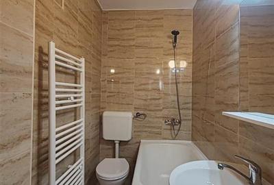 Casă cu 3 camere cu Canalizare în Florilor - 6