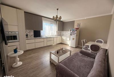 Apartament cu 4 camere decomandat în CET - 16