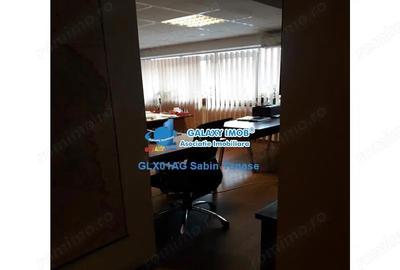 Spațiu comercial, de 145 mp, în Nord - 4