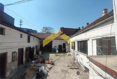Casa cu 6 camere de vanzare Ultracentral - 1