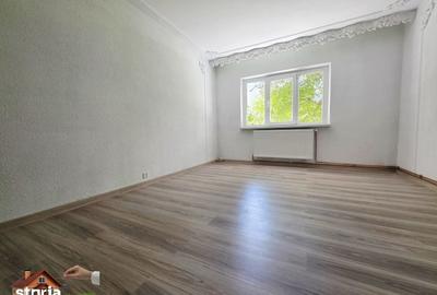 Apartament cu 2 camere decomandat în Nicolina - 2