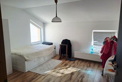 Casă cu 4 camere în Moșnița Nouă