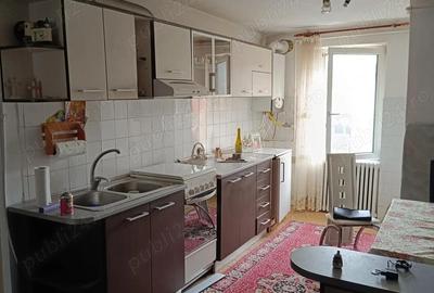 Apartament cu 4 camere decomandat în Central