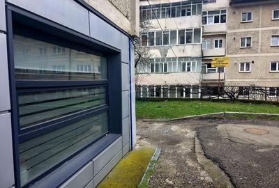 Spațiu comercial, de 68 mp, în Central - 15