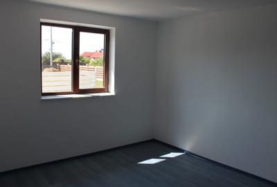 Casă cu 2 camere în Bradu - 8