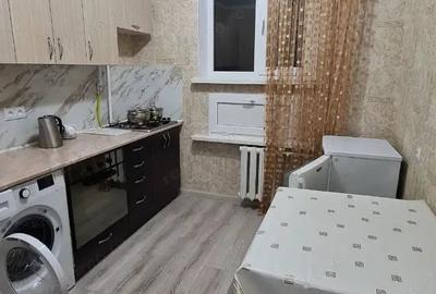Garsonieră în Titan - 2