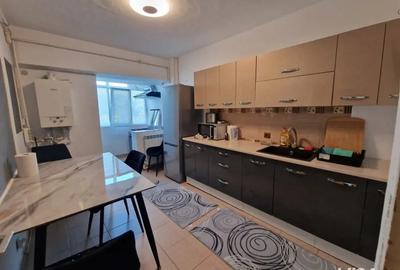 Apartament cu 3 camere decomandat în Central - 1