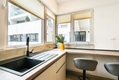 Apartament cu 2 camere semidecomandat, mobilat în 13 Septembrie - 12