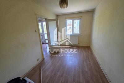 Apartament cu 3 camere nedecomandat în Govândari