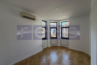 Casă individuală cu 8 camere cu Canalizare în Capitale - 19