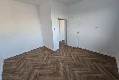 Duplex cu 3 camere cu Canalizare în Ghiroda - 6