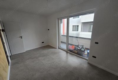 Apartament cu 3 camere decomandat în Girocului - 11