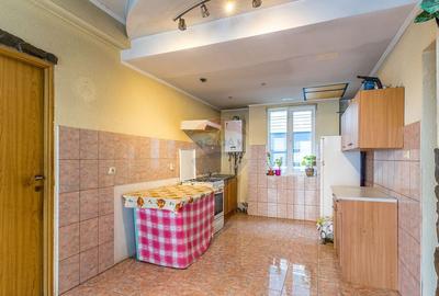 Casă cu 3 camere cu Teren 745 Mp în Iris