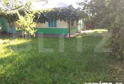 Casa batraneasca cu teren 8494mp.oras Liteni - 2